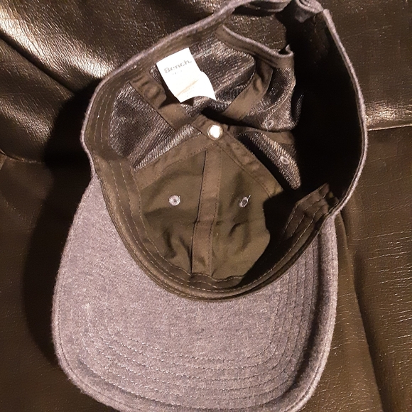 Bench Gray Cap - Picture 4 of 4